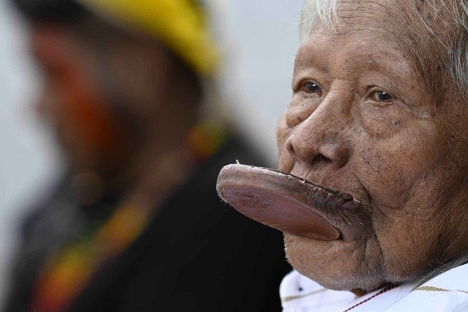 Raoni em Brasília clama por direitos indígenas