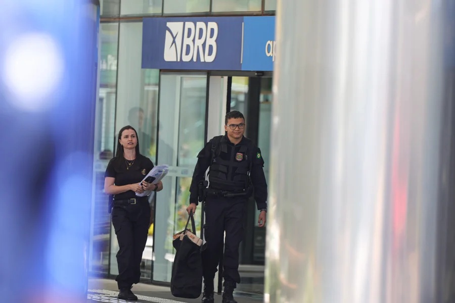 BRB enfrenta afastamentos após negociações com Banco Master