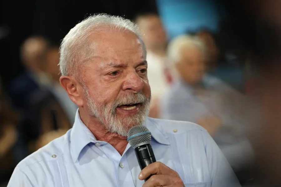 Lula defende Pix e promete aprimorar sistema