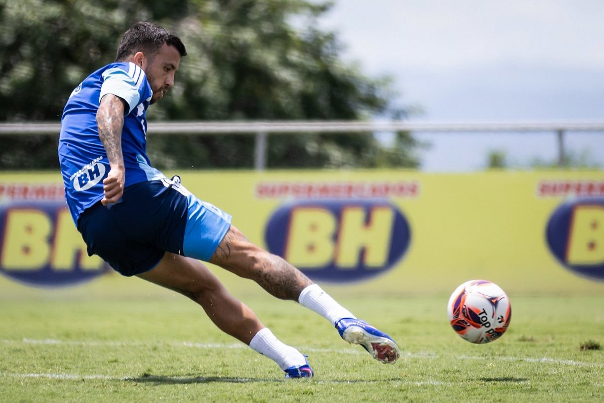 Cruzeiro mira Mineiro após empate com o Corinthians