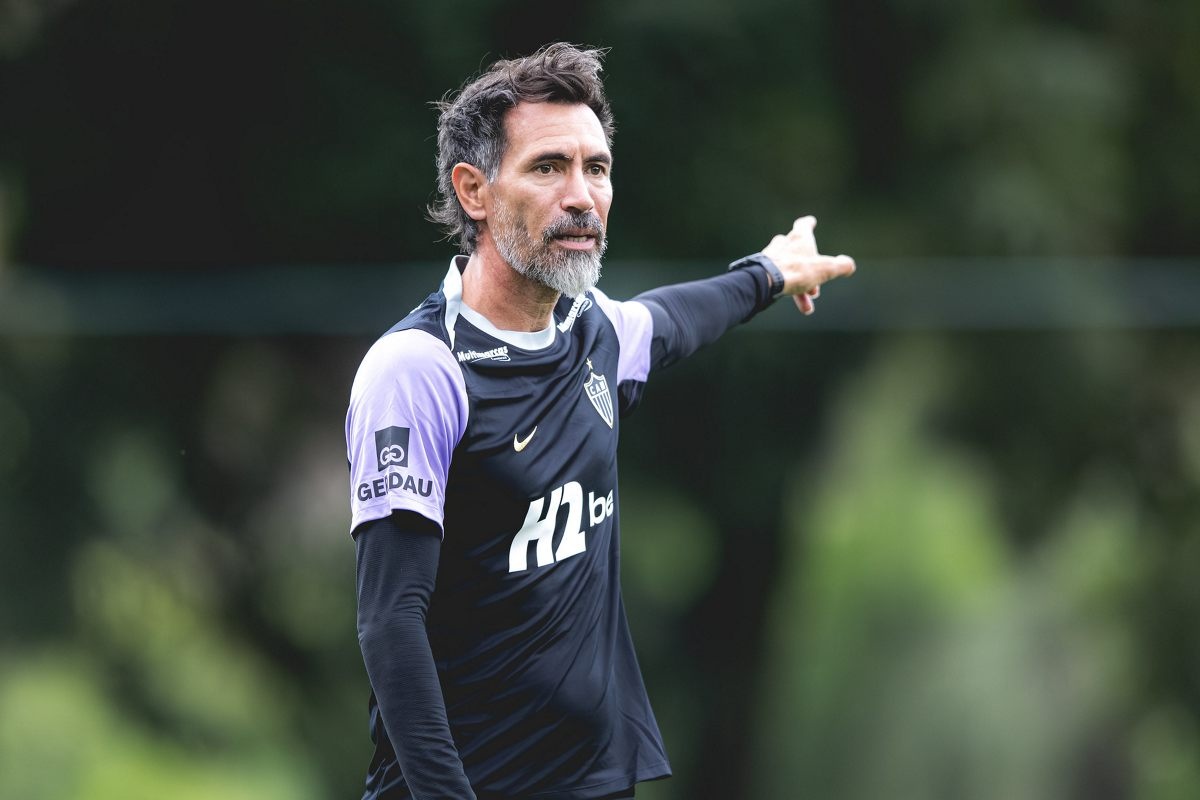 Domínguez inicia treino do Atlético antes do clássico