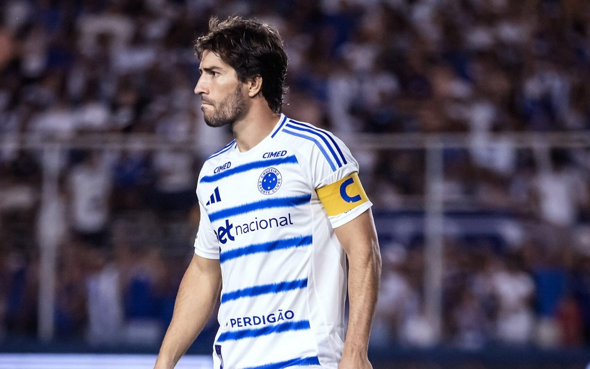 Cruzeiro encara Flamengo com desfalques, mira primeira vitória