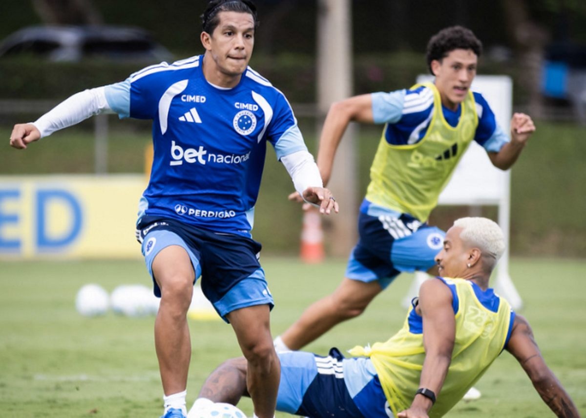 Romero volta ao campo e Cruzeiro encara Vitória no Mineirão