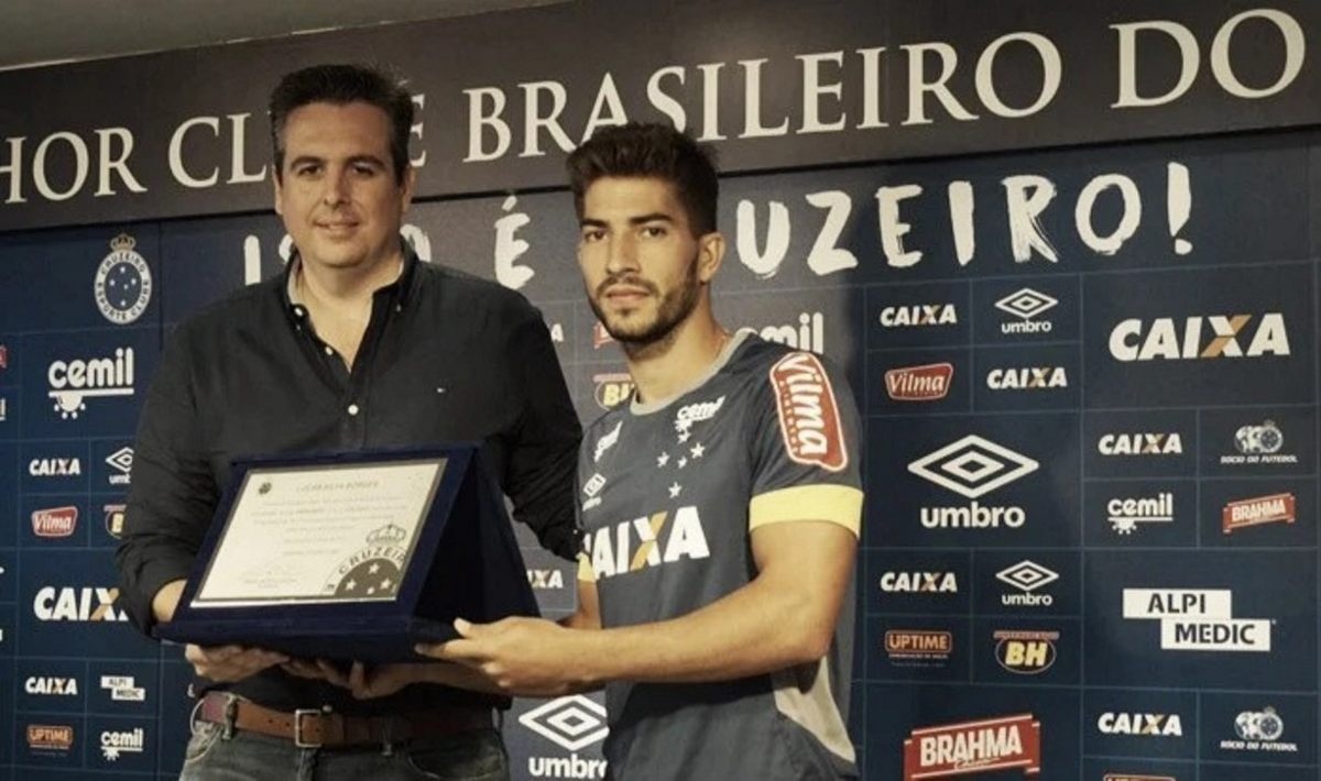 Lucas Silva mira top 20 do Cruzeiro com 400 jogos