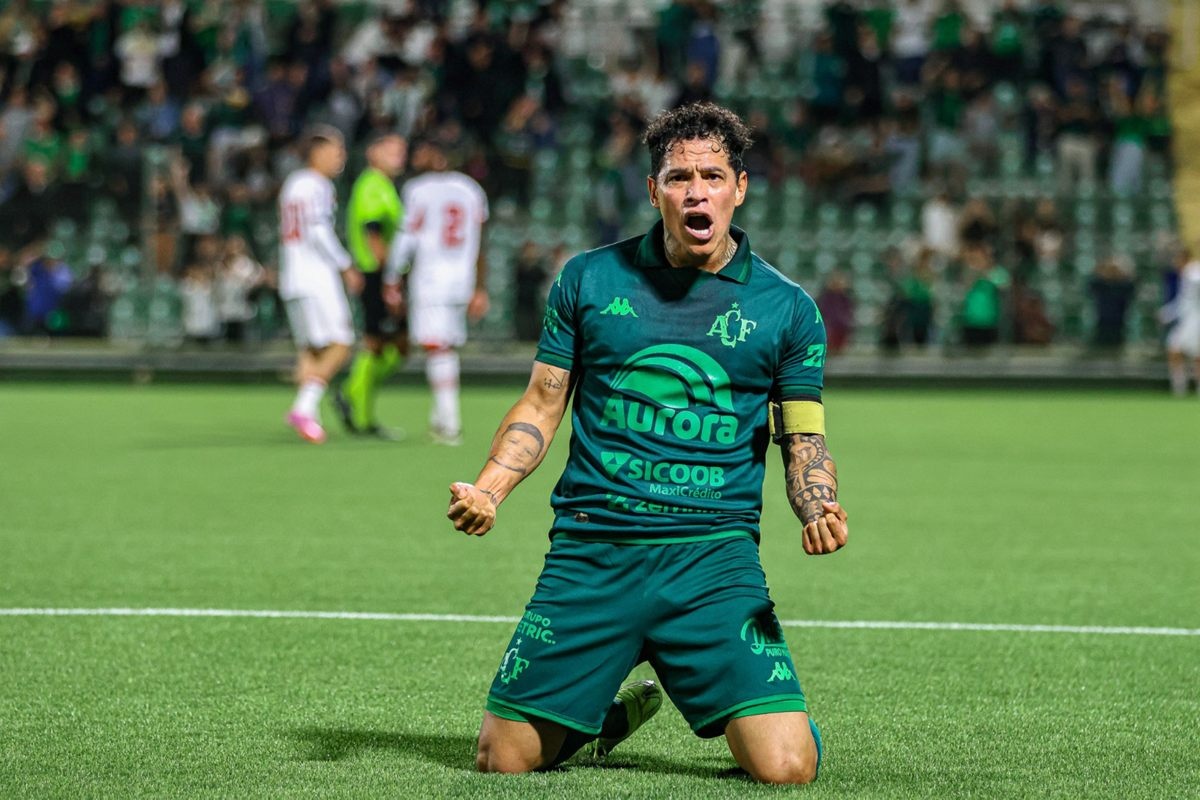 Atlético e Chapecoense: reencontro que reacende memórias do Galo