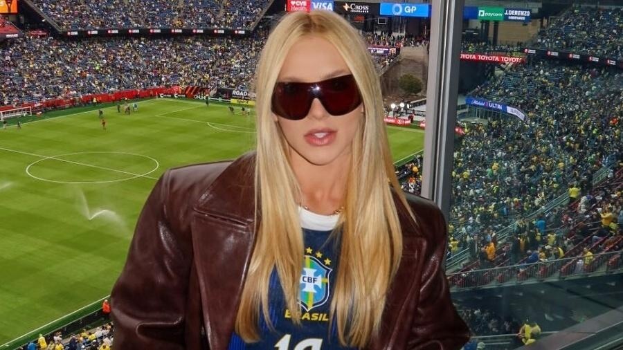Virginia Fonseca arrasa em biquíni na sauna em Madrid